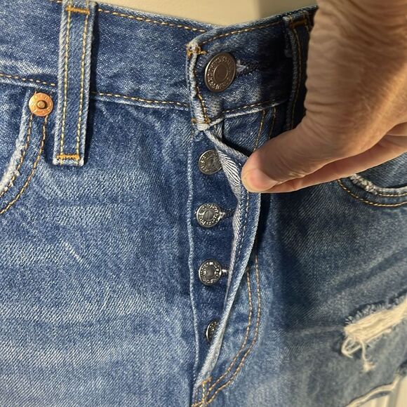 501® Original Fit High Rise Shorts Size 26 - Picture 3 of 6